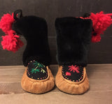 #901 MAKING MOCCASINS AND MUKLUKS BY LINDA MACPHEE