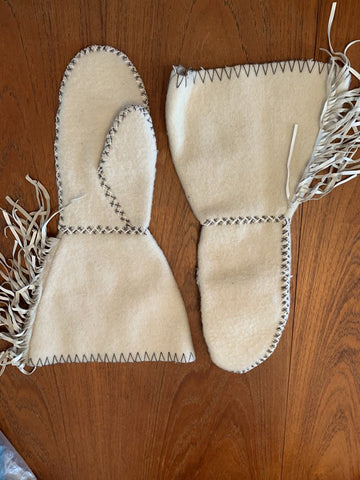 Wool Mittens Long w/Fringe MED